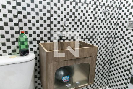 Casa à venda com 225m², 2 quartos e 1 vaga Casa à venda com 225m², 2 quartos e 1 vagaBanheiro da Suíte 2