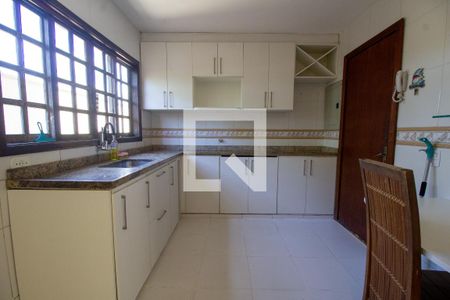 Casa para alugar com 360m², 6 quartos e 4 vagas Casa para alugar com 360m², 6 quartos e 4 vagasCozinha