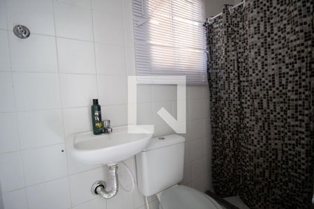 Casa para alugar com 360m², 6 quartos e 4 vagas Casa para alugar com 360m², 6 quartos e 4 vagasBanheiro da Suíte Extra Reversível