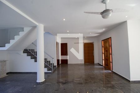 Sala de casa à venda com 6 quartos, 360m² em Vargem Pequena, Rio de Janeiro