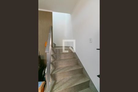 Escadas de casa à venda com 4 quartos, 150m² em Vila Fernandes, São Paulo