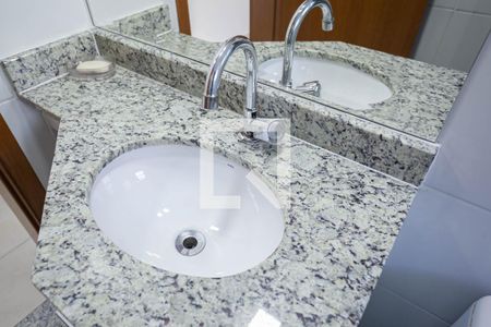 Apartamento para alugar com 55m², 2 quartos e 1 vaga Apartamento para alugar com 55m², 2 quartos e 1 vagaBanheiro social