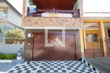 Casa à venda com 264m², 5 quartos e 2 vagas Casa à venda com 264m², 5 quartos e 2 vagasFachada