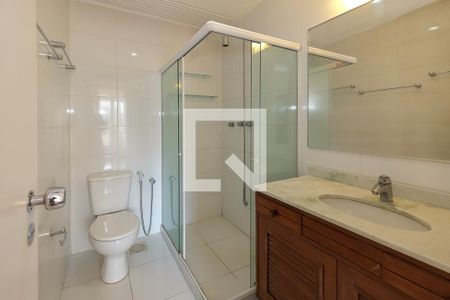 Apartamento para alugar com 90m², 3 quartos e 2 vagas Apartamento para alugar com 90m², 3 quartos e 2 vagasBanheiro Corredor