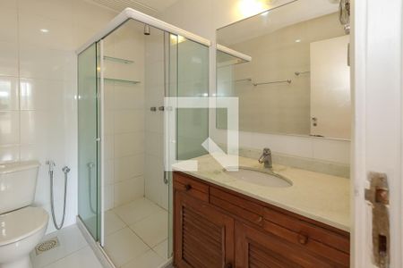 Apartamento para alugar com 90m², 3 quartos e 2 vagas Apartamento para alugar com 90m², 3 quartos e 2 vagasBanheiro Corredor