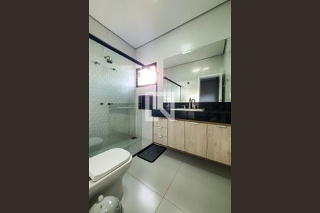 Casa de condomínio para alugar com 265m², 4 quartos e 3 vagas Casa de condomínio para alugar com 265m², 4 quartos e 3 vagasBanheiro da Suíte 3