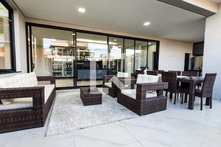 Casa de condomínio para alugar com 265m², 4 quartos e 3 vagas Casa de condomínio para alugar com 265m², 4 quartos e 3 vagasvaranda