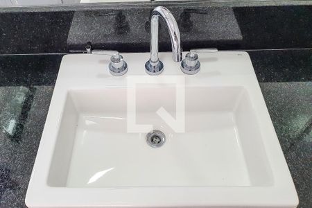 Casa de condomínio para alugar com 265m², 4 quartos e 3 vagas Casa de condomínio para alugar com 265m², 4 quartos e 3 vagasBanheiro da Suíte 3