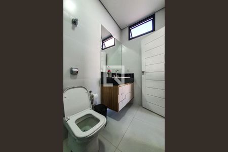 Casa de condomínio para alugar com 265m², 4 quartos e 3 vagas Casa de condomínio para alugar com 265m², 4 quartos e 3 vagasBanheiro da Suíte 1