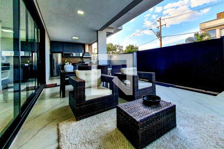 Casa de condomínio para alugar com 265m², 4 quartos e 3 vagas Casa de condomínio para alugar com 265m², 4 quartos e 3 vagasVaranda