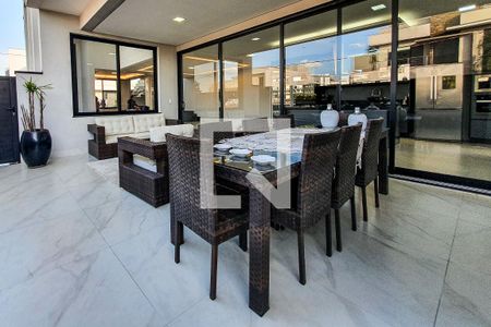 Casa de condomínio para alugar com 265m², 4 quartos e 3 vagas Casa de condomínio para alugar com 265m², 4 quartos e 3 vagasvaranda