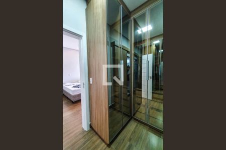 Casa de condomínio para alugar com 265m², 4 quartos e 3 vagas Casa de condomínio para alugar com 265m², 4 quartos e 3 vagasCloset da suíte 2