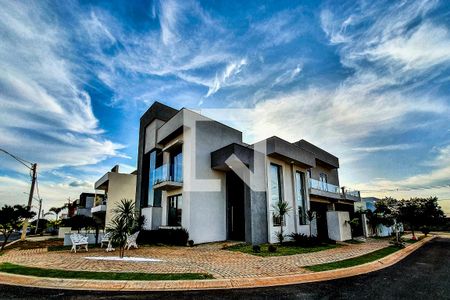 Casa de condomínio para alugar com 265m², 4 quartos e 3 vagas Casa de condomínio para alugar com 265m², 4 quartos e 3 vagasfachada