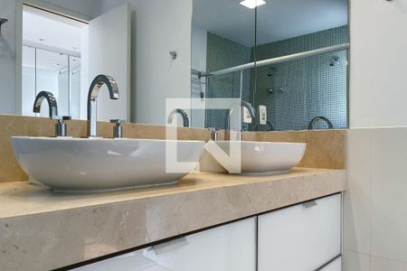 Apartamento à venda com 270m², 3 quartos e 4 vagas Apartamento à venda com 270m², 3 quartos e 4 vagasSuíte 3 - banheiro