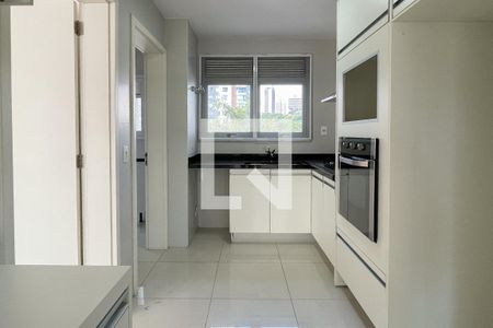 Apartamento à venda com 270m², 3 quartos e 4 vagas Apartamento à venda com 270m², 3 quartos e 4 vagasCozinha