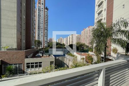 Apartamento à venda com 270m², 3 quartos e 4 vagas Apartamento à venda com 270m², 3 quartos e 4 vagasSuíte 2 - varanda
