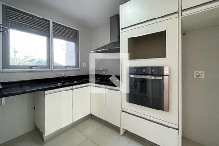 Apartamento à venda com 270m², 3 quartos e 4 vagas Apartamento à venda com 270m², 3 quartos e 4 vagasCozinha