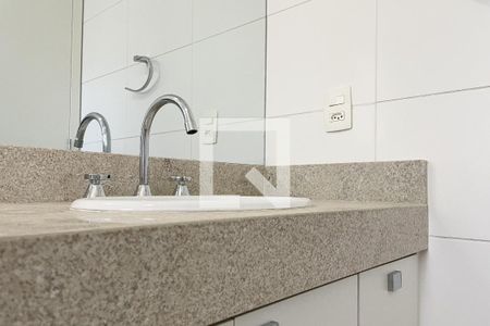 Apartamento à venda com 270m², 3 quartos e 4 vagas Apartamento à venda com 270m², 3 quartos e 4 vagasSuíte 2 - banheiro