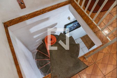 Casa à venda com 70m², 2 quartos e 1 vagaEscada