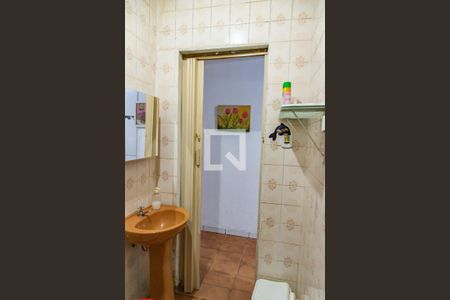Banheiro 1 de casa à venda com 2 quartos, 70m² em Vila Brasilina, São Paulo