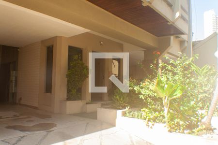 Apartamento para alugar com 125m², 3 quartos e 1 vaga Apartamento para alugar com 125m², 3 quartos e 1 vagaEntrada