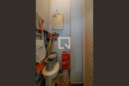 Apartamento à venda com 54m², 2 quartos e sem vaga Apartamento à venda com 54m², 2 quartos e sem vagaBanheiro de Serviço