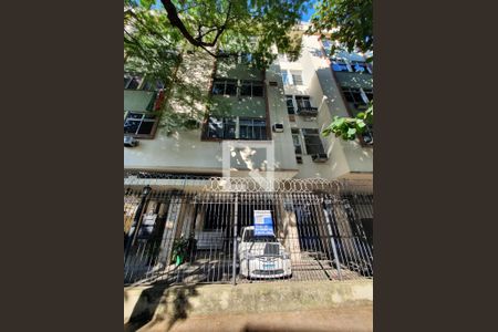 Apartamento à venda com 54m², 2 quartos e sem vaga Apartamento à venda com 54m², 2 quartos e sem vagaFachada