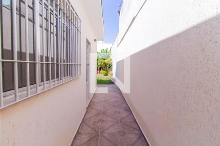 Casa para alugar com 203m², 2 quartos e 1 vaga Casa para alugar com 203m², 2 quartos e 1 vagaCorredor