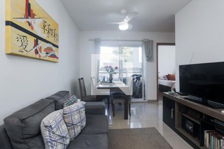 Sala de apartamento à venda com 2 quartos, 80m² em Costa E Silva, Porto Alegre