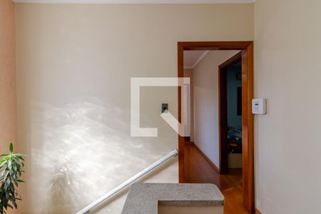 Casa para alugar com 200m², 3 quartos e 4 vagas Casa para alugar com 200m², 3 quartos e 4 vagasCorredor