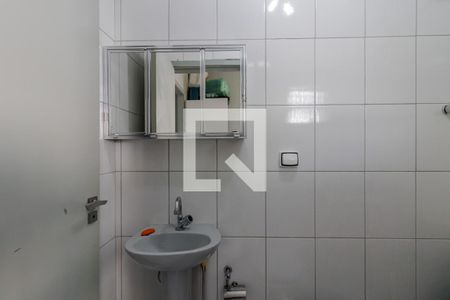 Casa para alugar com 200m², 3 quartos e 4 vagas Casa para alugar com 200m², 3 quartos e 4 vagasBanheiro de Serviço