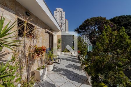 Casa para alugar com 200m², 3 quartos e 4 vagas Casa para alugar com 200m², 3 quartos e 4 vagasVaranda do Quarto 3