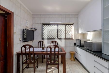 Casa para alugar com 200m², 3 quartos e 4 vagas Casa para alugar com 200m², 3 quartos e 4 vagasCozinha