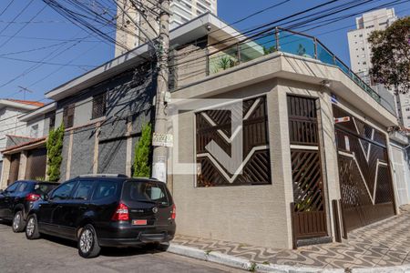 Casa para alugar com 200m², 3 quartos e 4 vagas Casa para alugar com 200m², 3 quartos e 4 vagasFachada