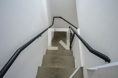 Escada de apartamento para alugar com 1 quarto, 39m² em Vila Ernesto, São Paulo