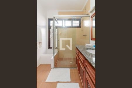 Casa à venda com 476m², 5 quartos e 4 vagasBanheiro 1