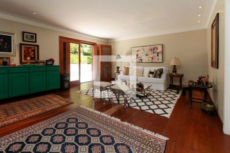 Casa à venda com 476m², 5 quartos e 4 vagasSala