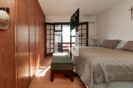 Casa à venda com 476m², 5 quartos e 4 vagasSuíte