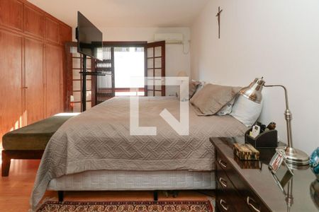 Casa à venda com 476m², 5 quartos e 4 vagasSuíte