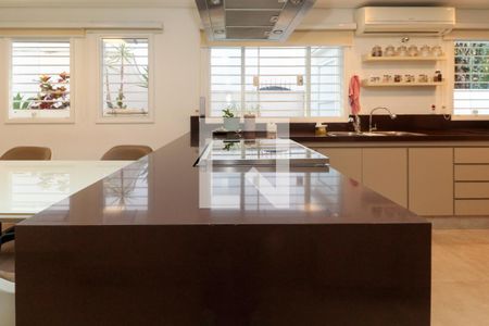 Casa à venda com 476m², 5 quartos e 4 vagasCozinha