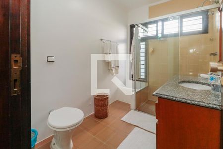 Casa à venda com 476m², 5 quartos e 4 vagasBanheiro 1