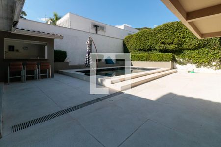 Casa à venda com 476m², 5 quartos e 4 vagasQuintal