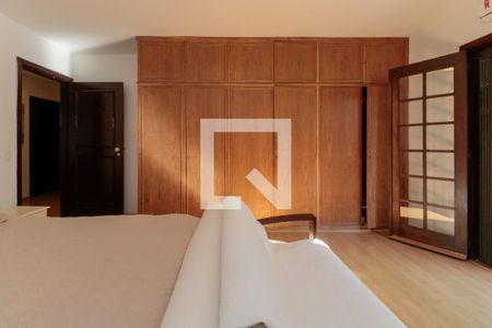 Casa à venda com 476m², 5 quartos e 4 vagasQuarto 3