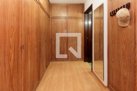 Casa à venda com 476m², 5 quartos e 4 vagasSuíte