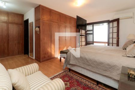 Casa à venda com 476m², 5 quartos e 4 vagasSuíte