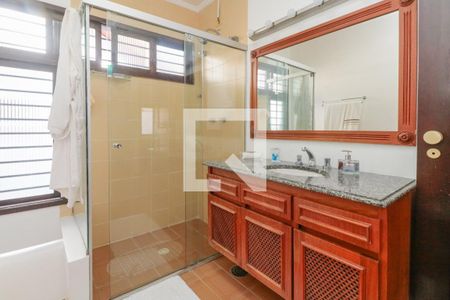 Casa à venda com 476m², 5 quartos e 4 vagasBanheiro 1