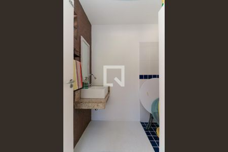 Casa à venda com 476m², 5 quartos e 4 vagasQuintal banheiro