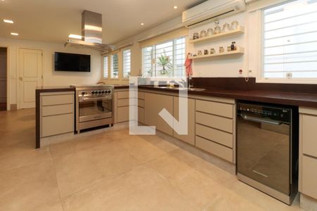 Casa à venda com 476m², 5 quartos e 4 vagasCozinha