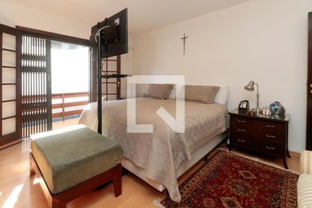 Casa à venda com 476m², 5 quartos e 4 vagasSuíte