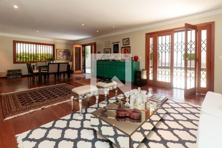 Casa à venda com 476m², 5 quartos e 4 vagasSala